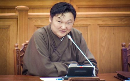 Анх та нар Жавхланг шоолоод инээж хөхрөөд сууж байсан. Өнөөдөр эргээд хар!