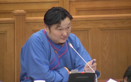 УИХ-ын дарга М.Энхболдыг огцруулах хуралдаан ба урт хүзүүтэй хүн