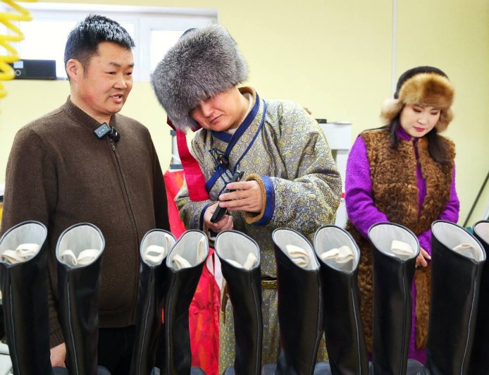 "МОНГОЛ ЭВ НЭГДЭЛ"  ДАРХАН-УУЛ АЙМАГТ АЖИЛЛАЛАА.